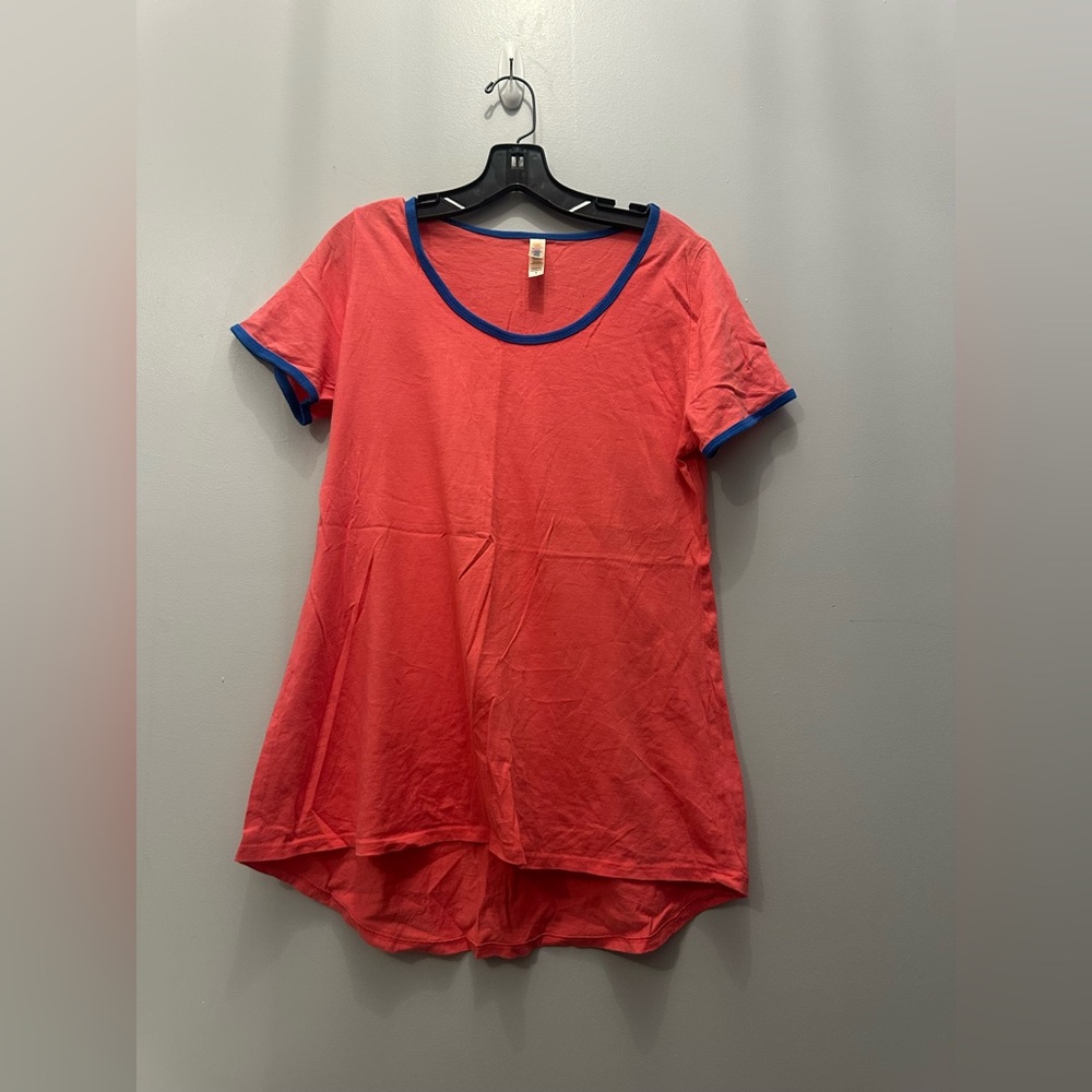 Lularoe Classic T. Women's Coral Scoop Neck Top with Blue Trim. Women’s Small.